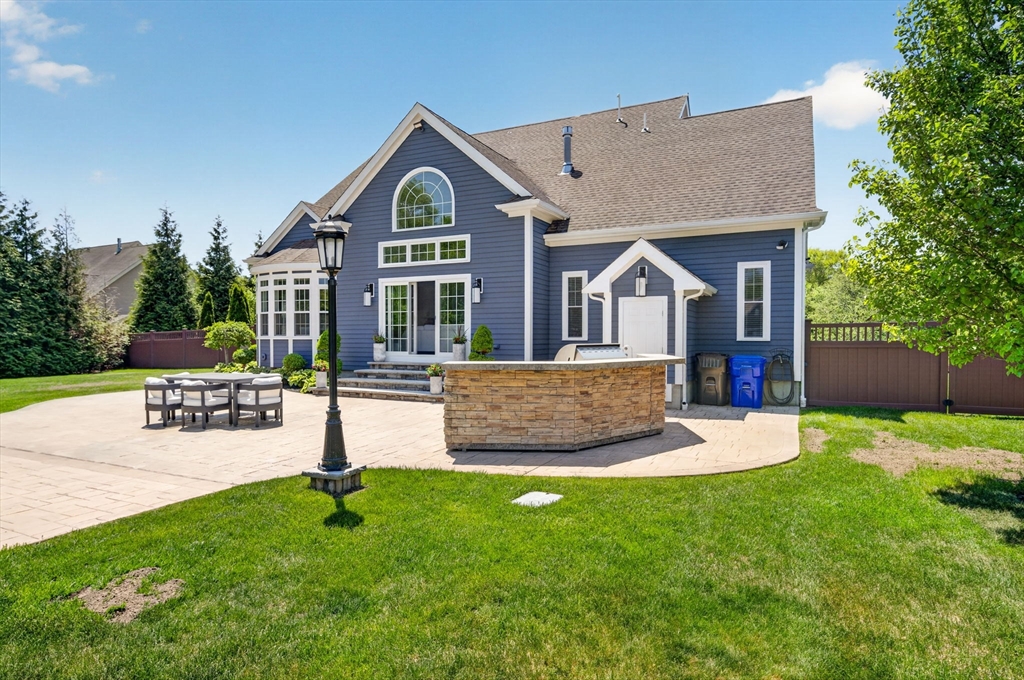 70 Sycamore Ln