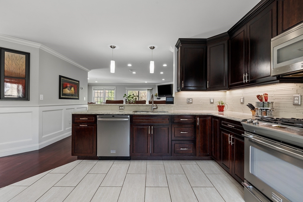10 Middlesex Ave 19
