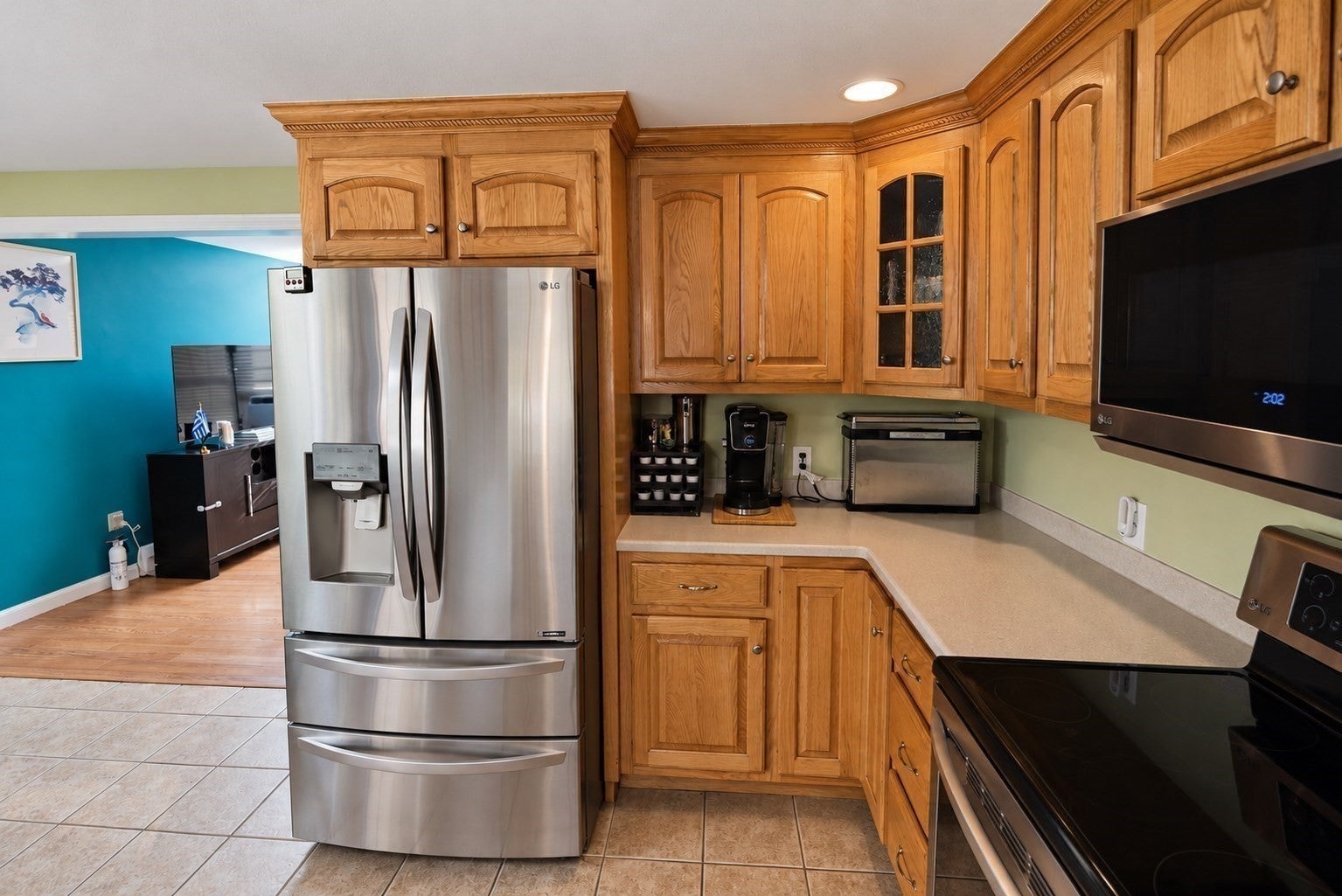 2 Empire Cir, Bellingham, MA, 2 Empire Cir, Bellingham, MA Photo #6