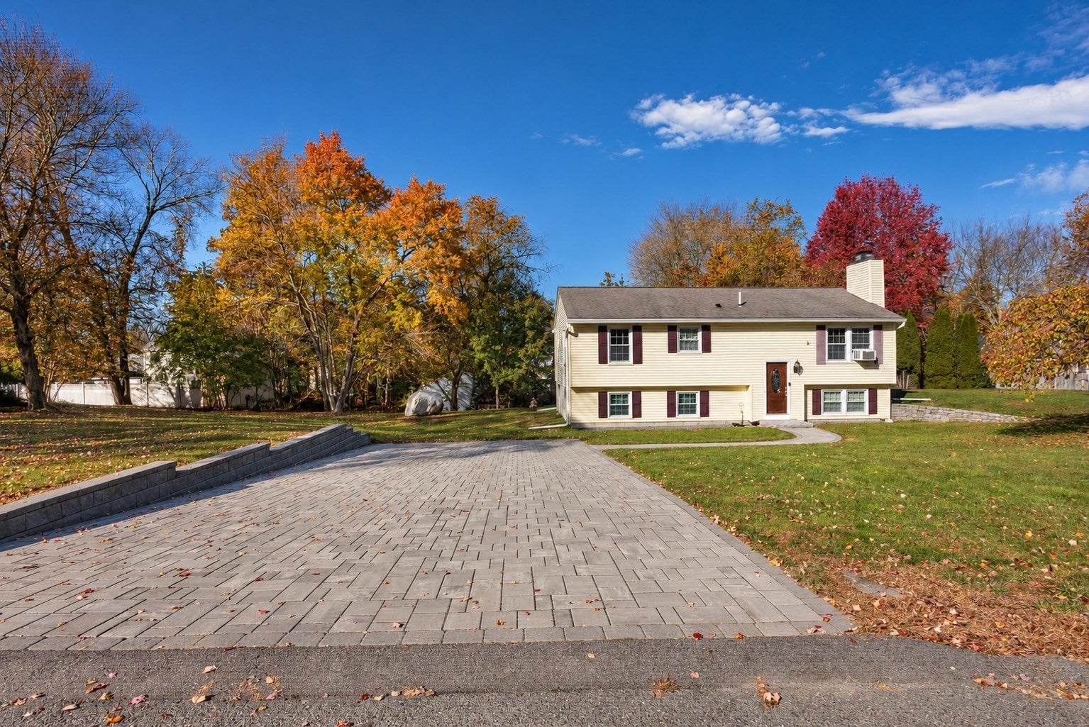 2 Empire Cir