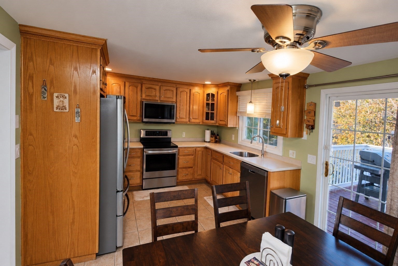 2 Empire Cir