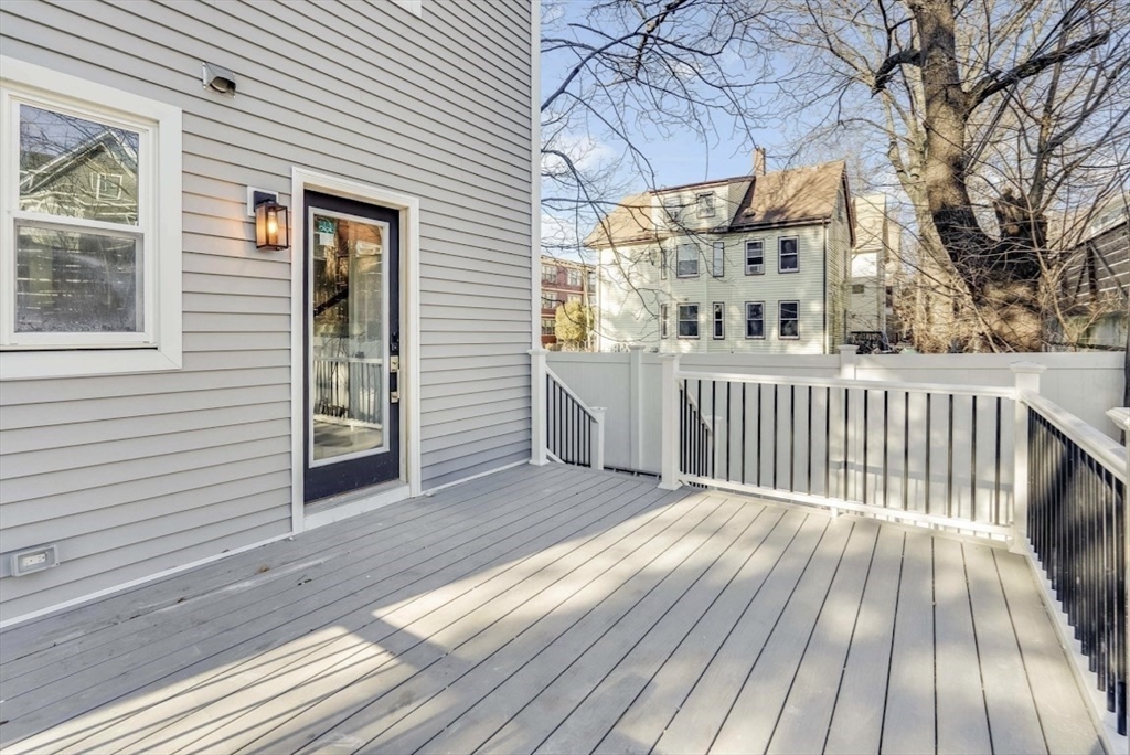 Boston, Massachusetts 02124, United States, 3 Bedrooms Bedrooms, ,2 BathroomsBathrooms,Residential,Active,76927