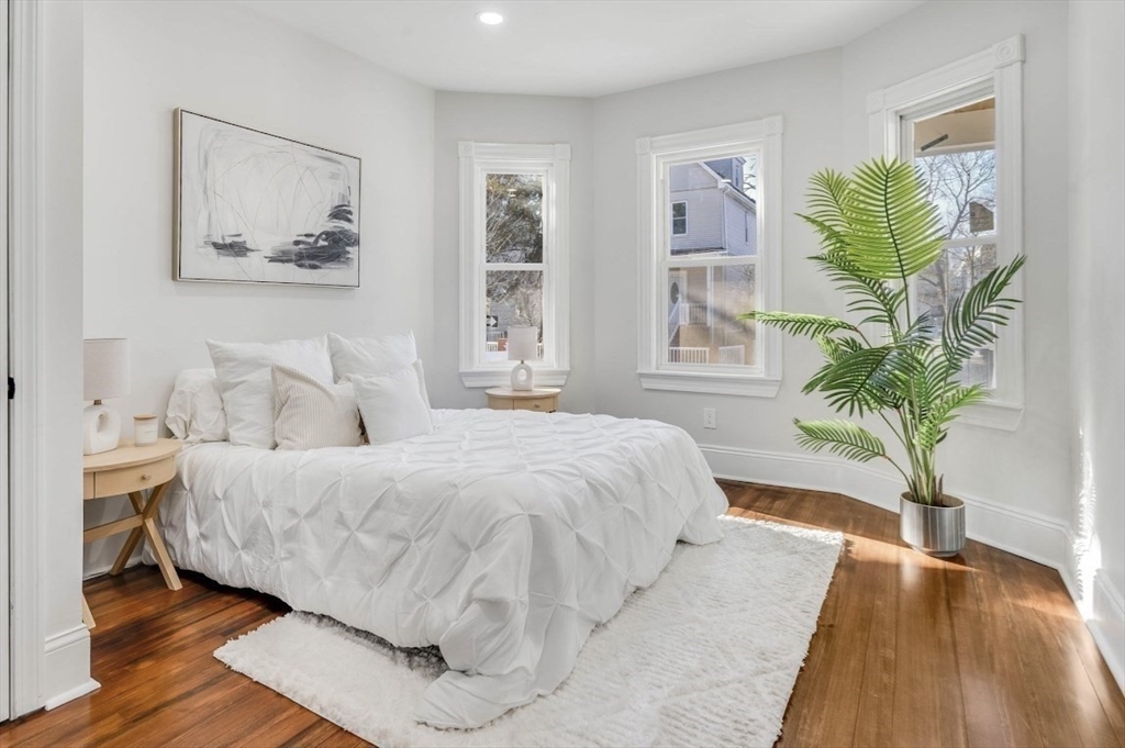 Boston, Massachusetts 02124, United States, 3 Bedrooms Bedrooms, ,2 BathroomsBathrooms,Residential,Active,76927