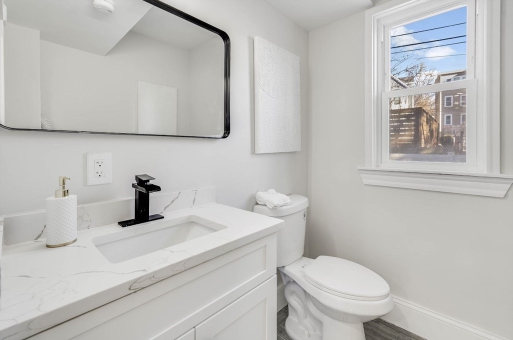 Boston, Massachusetts 02124, United States, 3 Bedrooms Bedrooms, ,2 BathroomsBathrooms,Residential,Active,76927