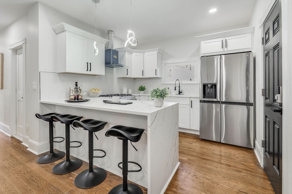 Boston, Massachusetts 02124, United States, 3 Bedrooms Bedrooms, ,2 BathroomsBathrooms,Residential,Active,76927