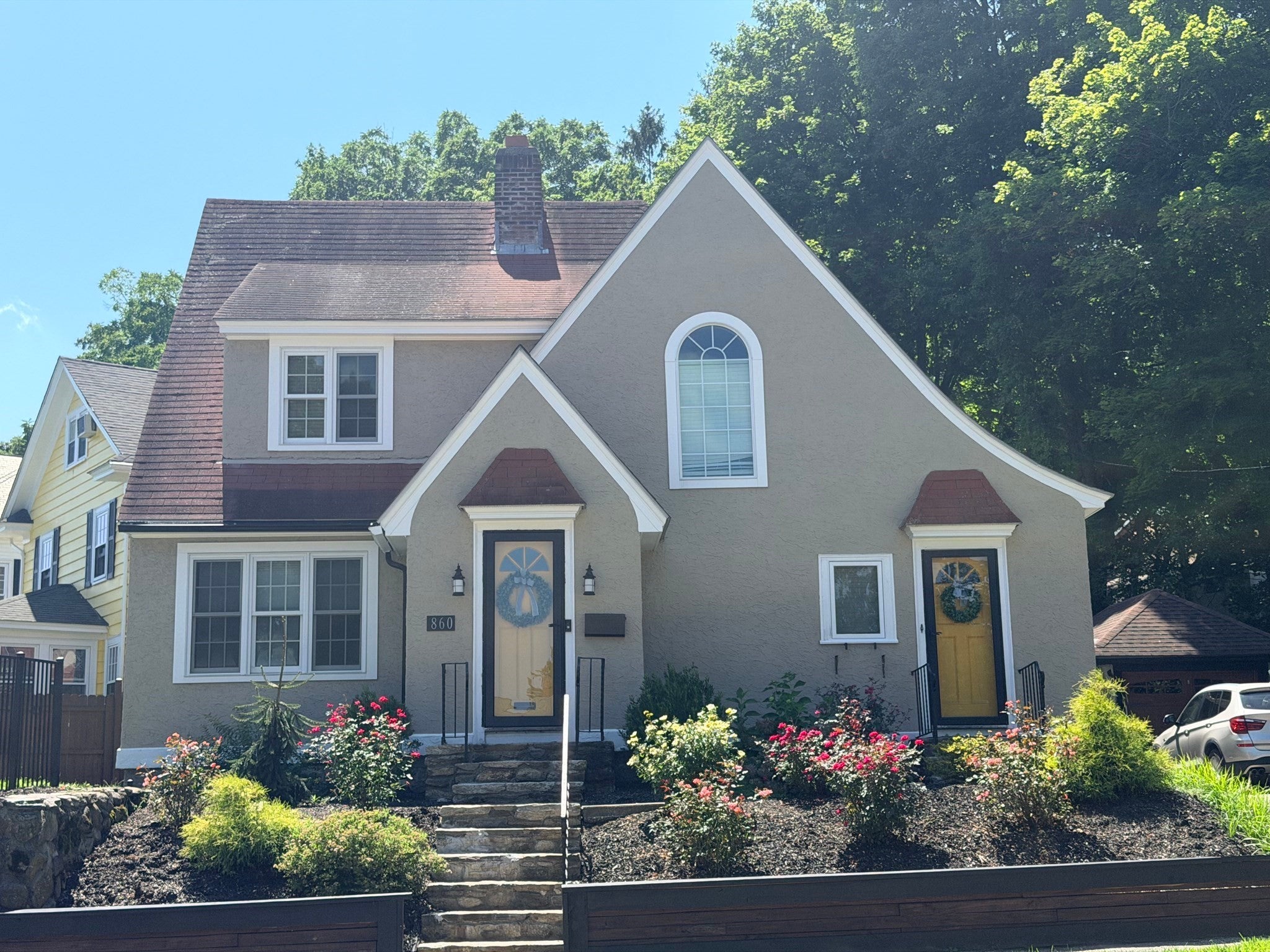 Photo of 860 Pleasant St, Worcester, MA