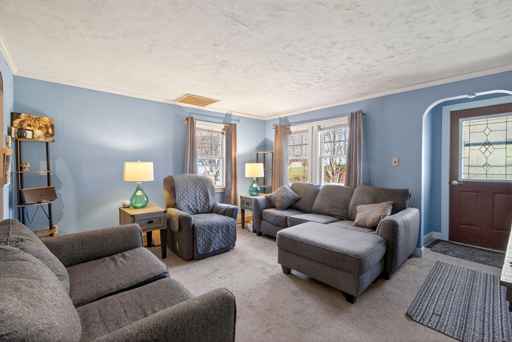 105 Connolly Rd