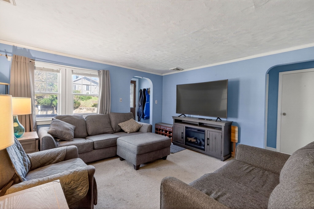 105 Connolly Rd