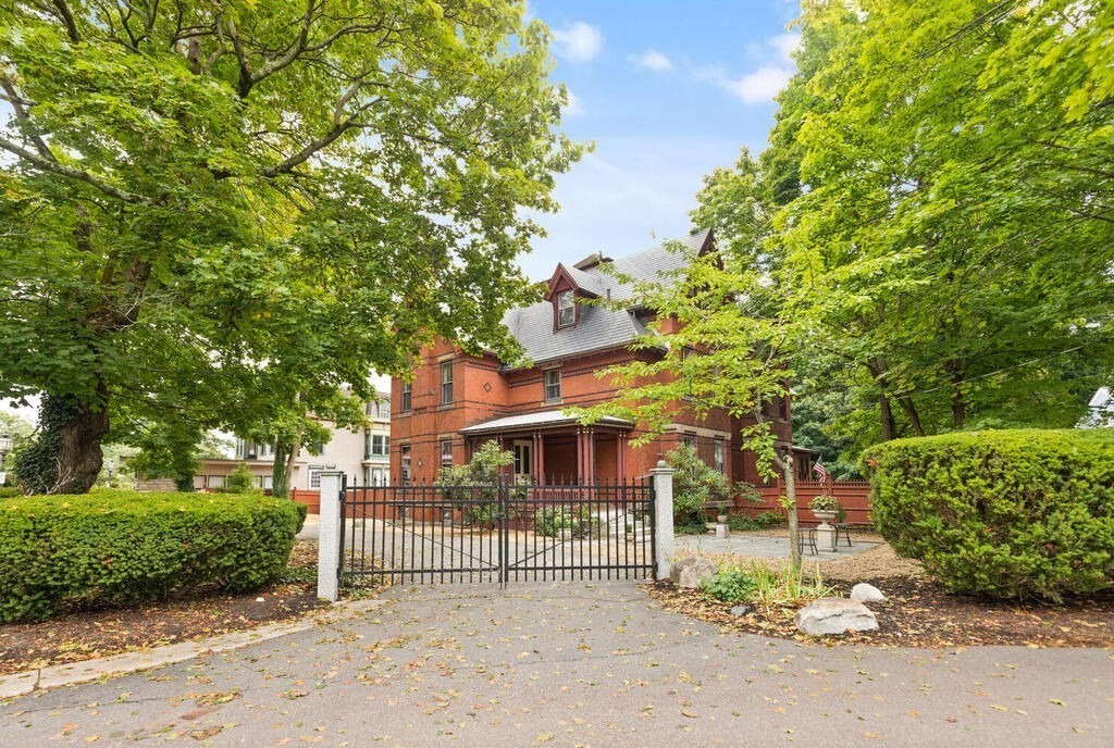 2 Rangeley Road 2
