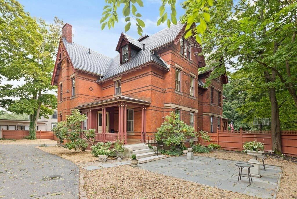 2 Rangeley Road 2