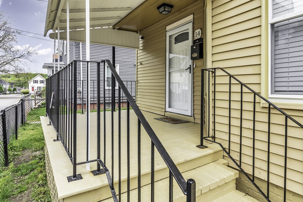14 Pond St