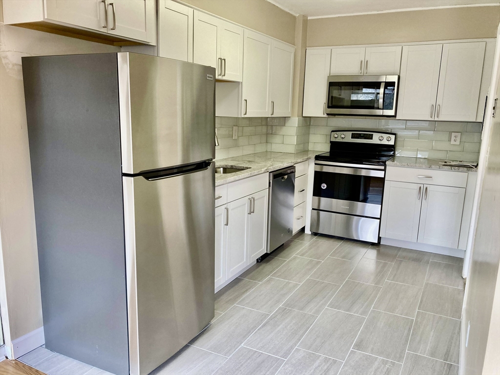 10 Hammond Pond Parkway 304