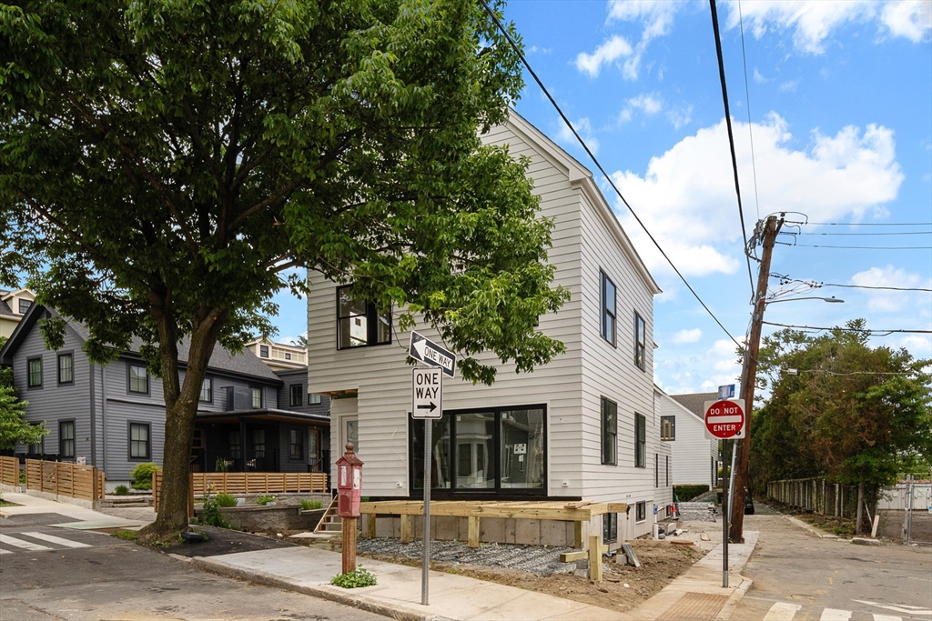 60 Franklin St 1