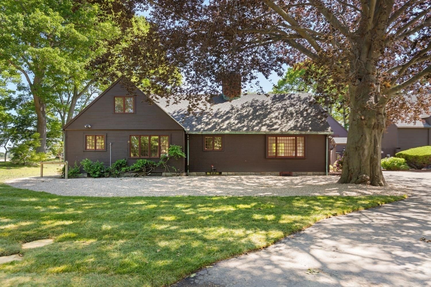 69 Dolliver Neck Rd