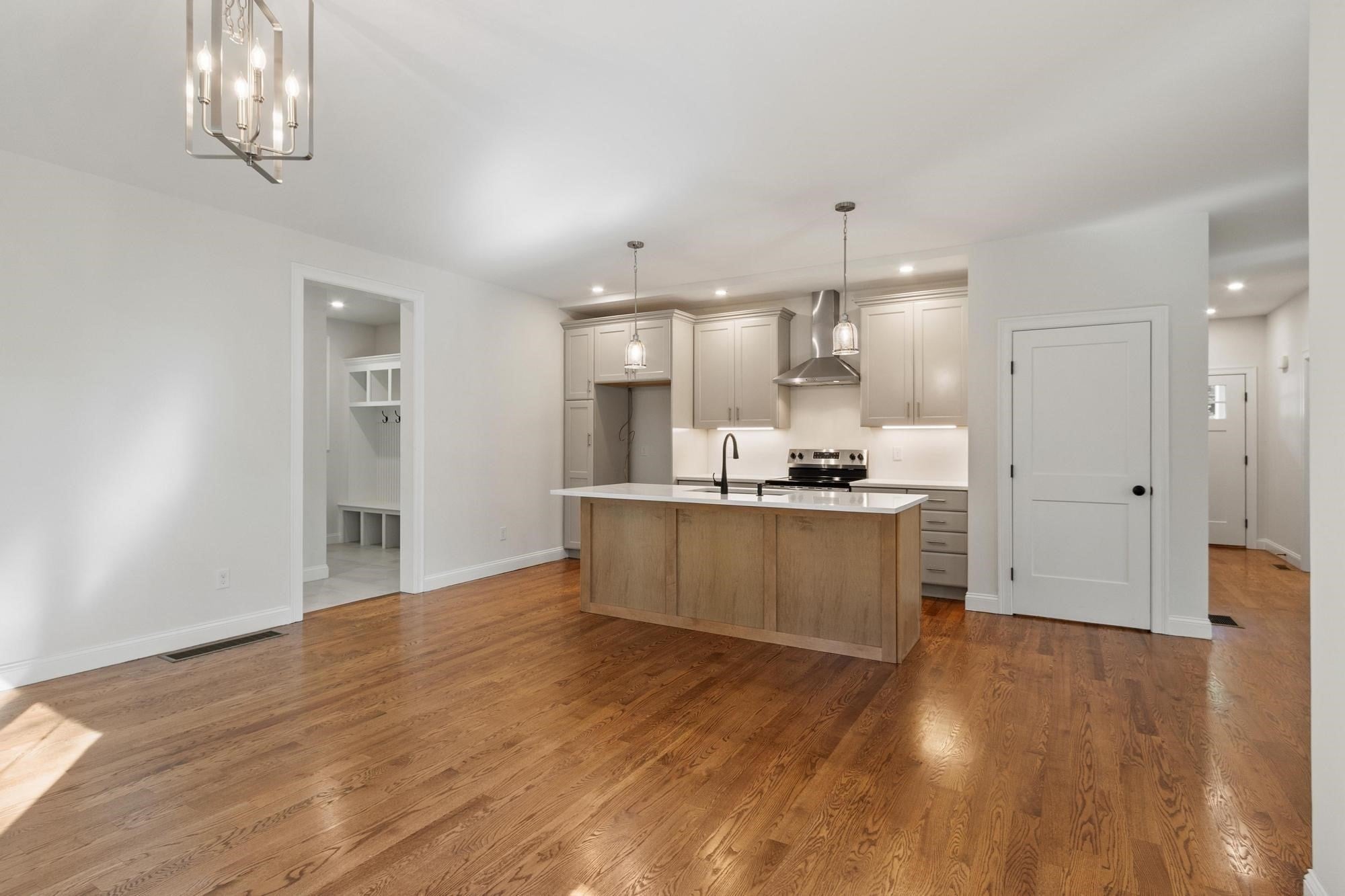 96 King St