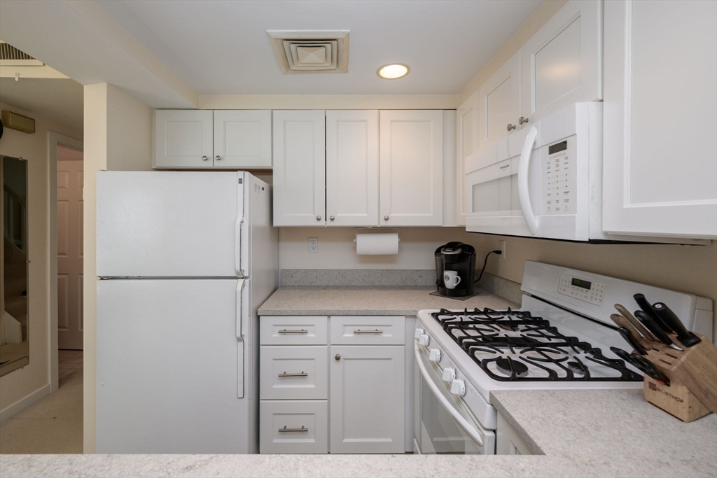 24 School St #A, Hull, MA Photo #7