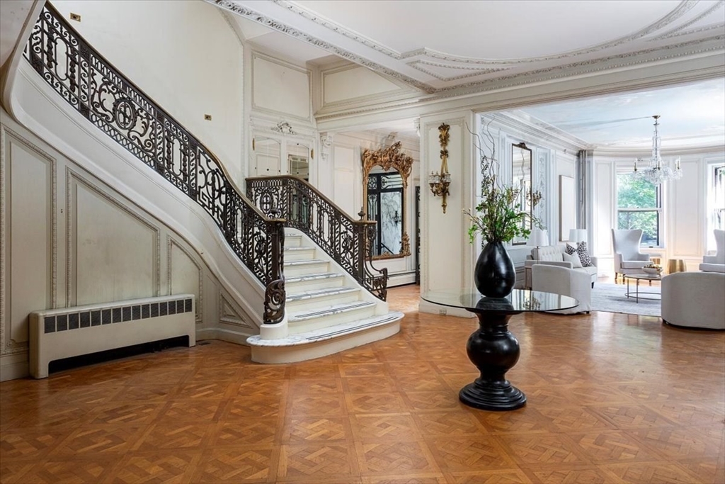 285 Commonwealth Ave