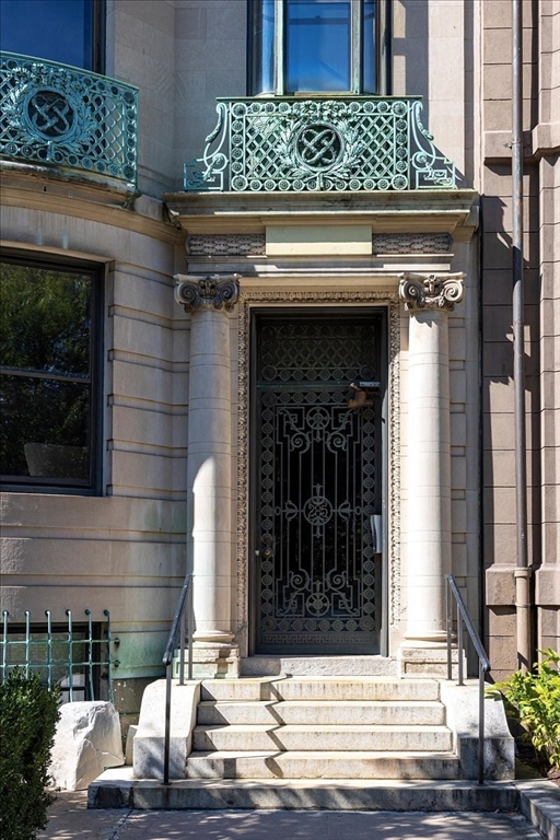 285 Commonwealth Ave