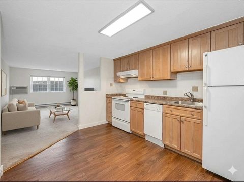 Photo of 236 Low St #6, Newburyport, MA 01950 (MLS # 73520037)