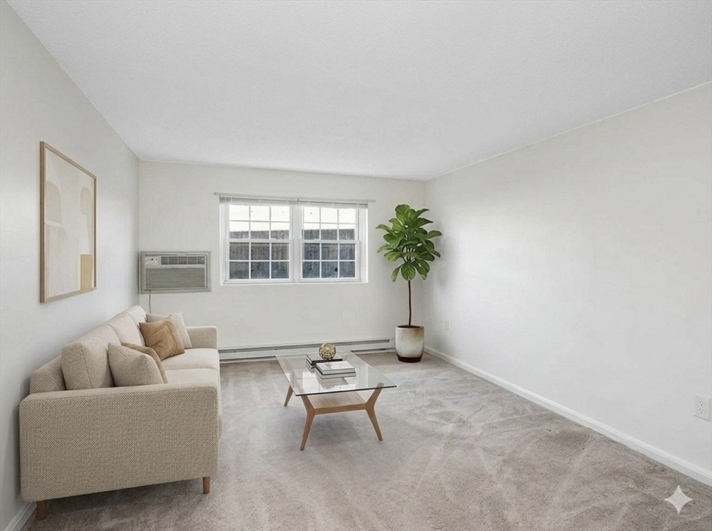 236 Low St 6