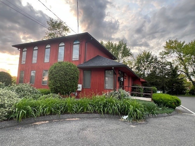 860 Boston Road
