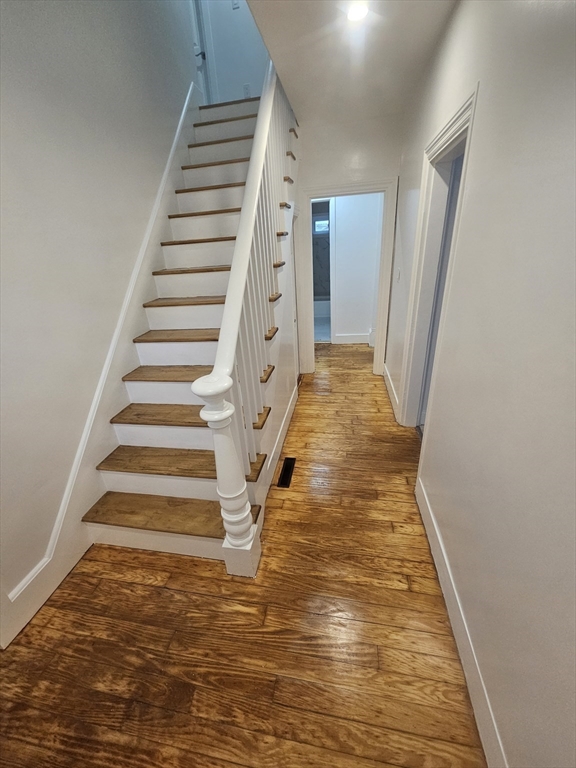 24 Leroy St