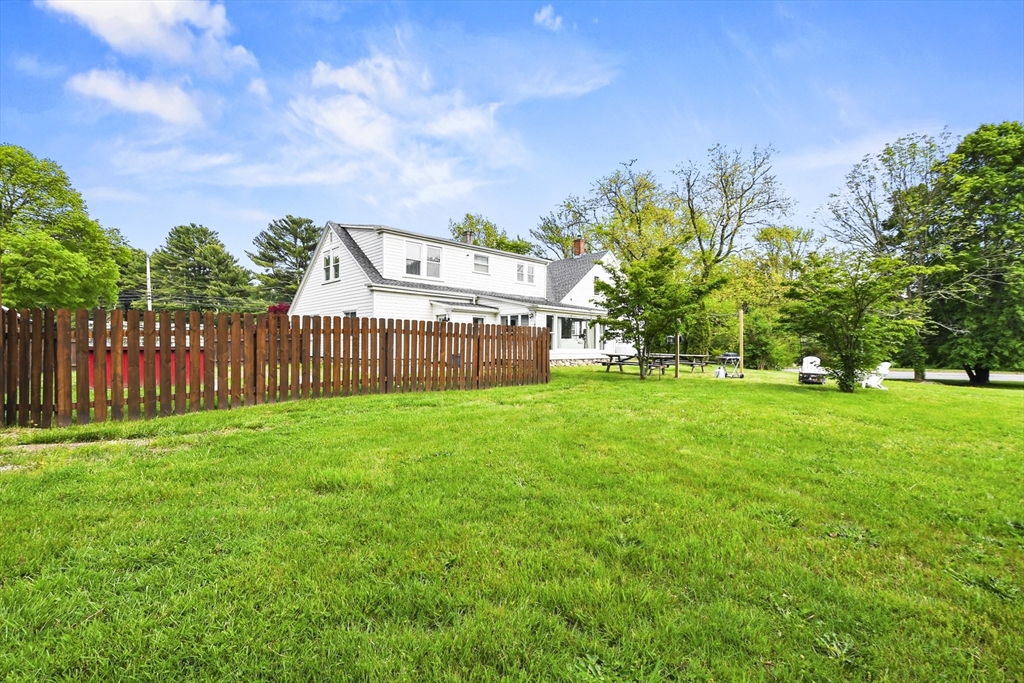 581 Middle Rd