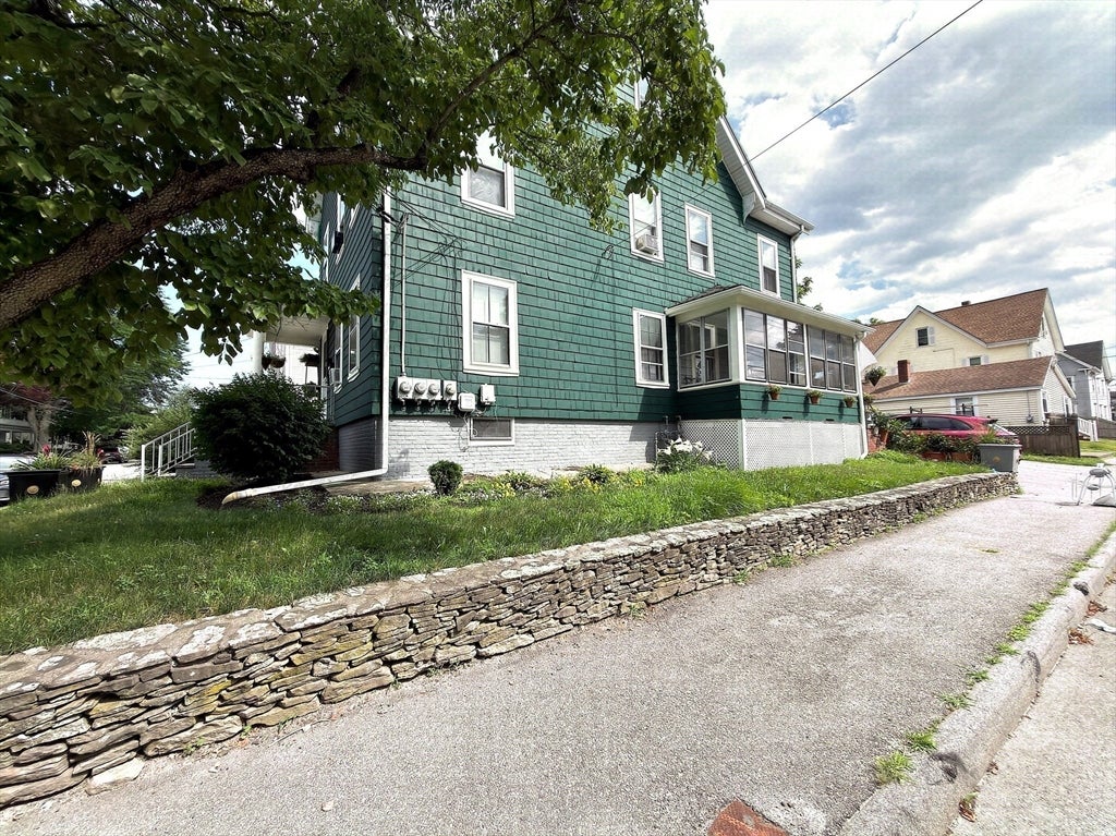16 Bradford St