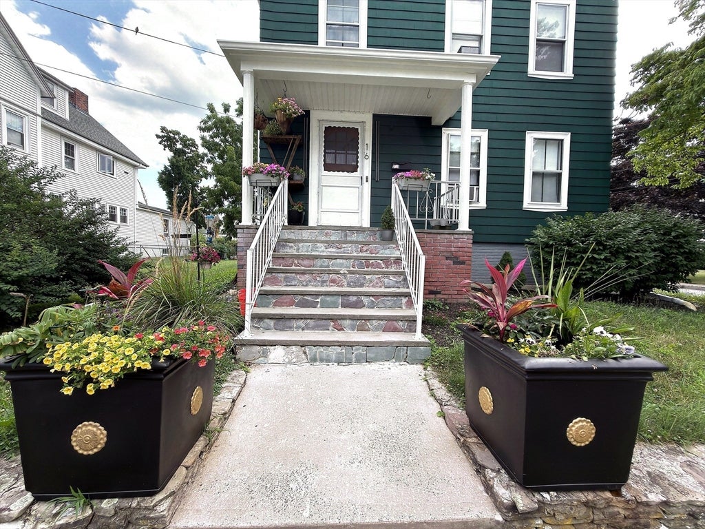 16 Bradford St
