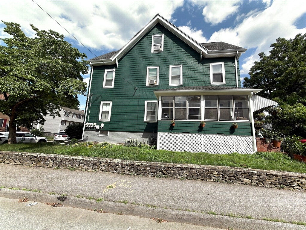 16 Bradford St