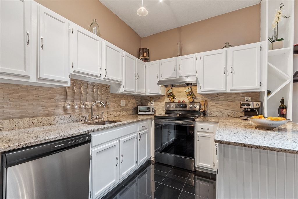 54 Forest St 411