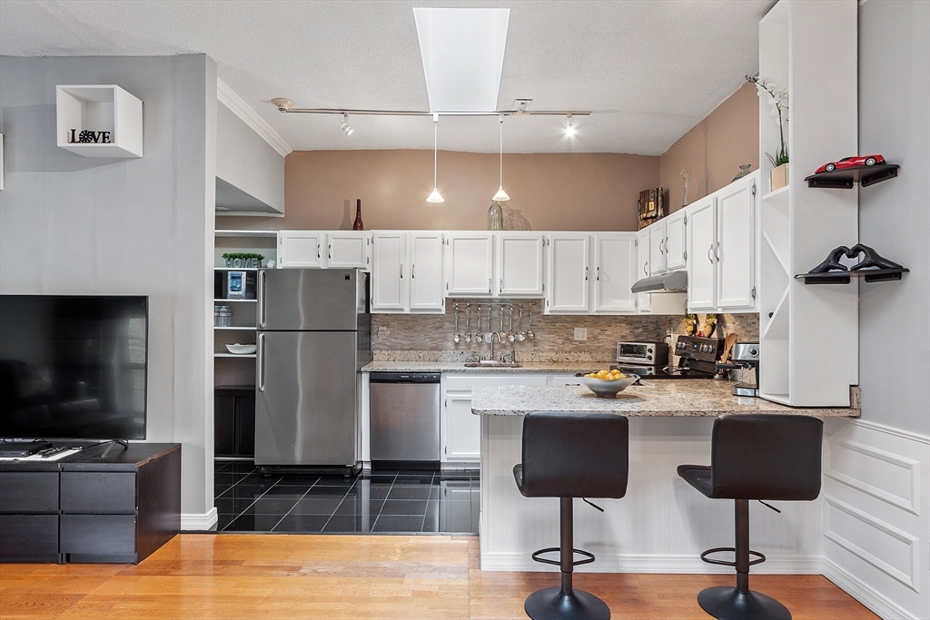 54 Forest St 411