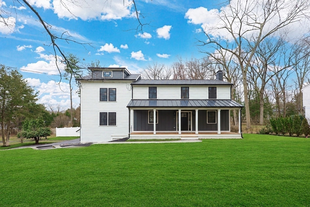 565 Elm St