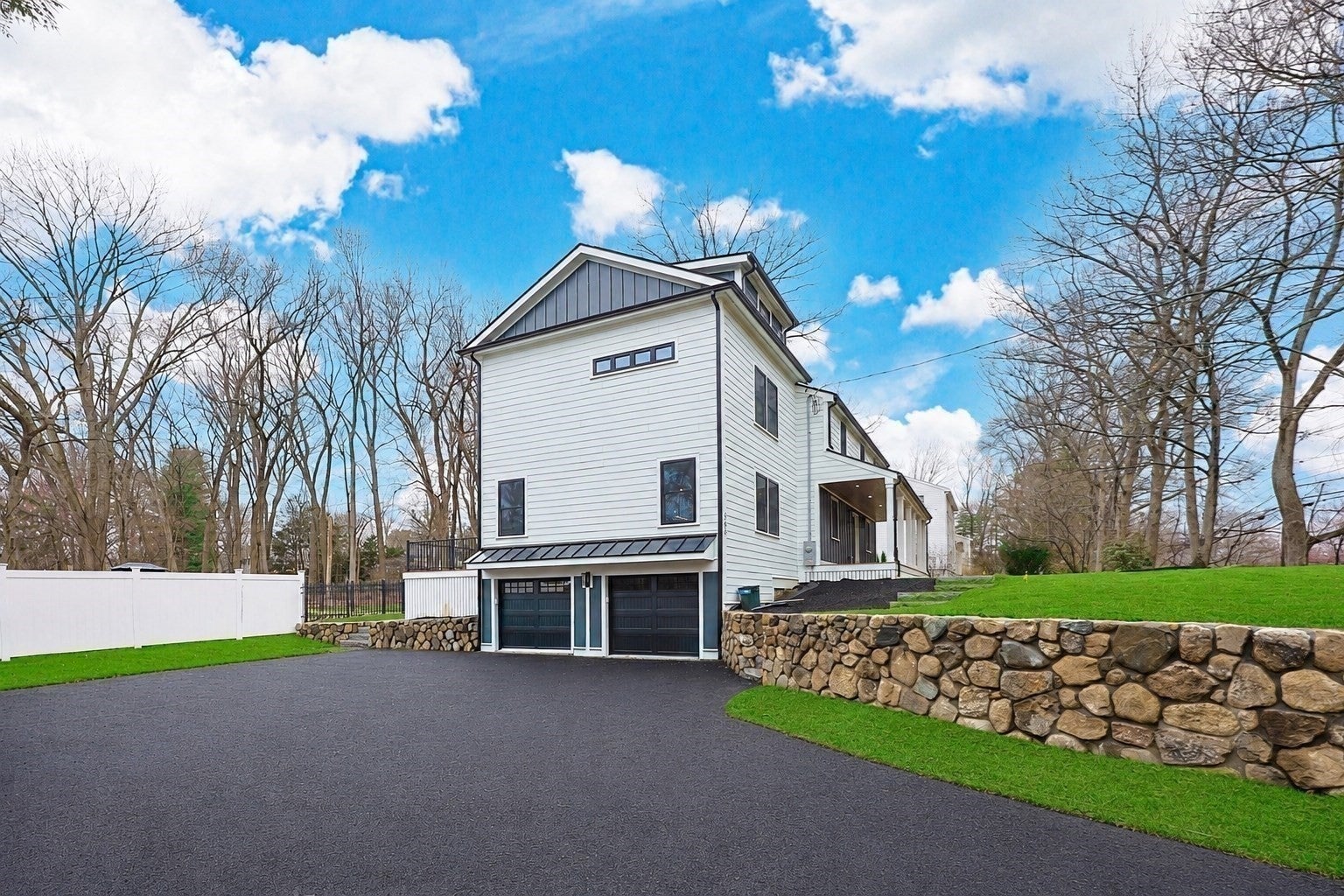 565 Elm St, Concord MA 01742