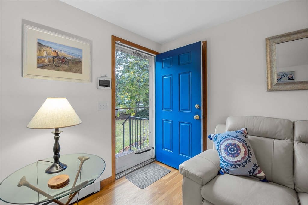15 Old Bay Road