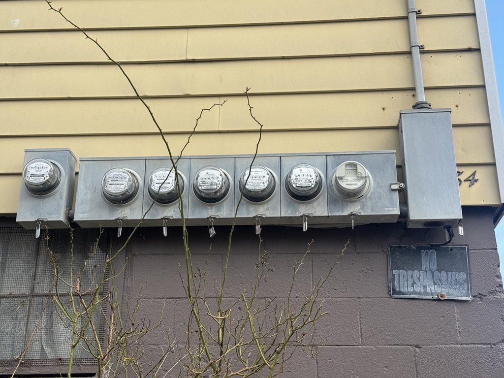 84 Everett St