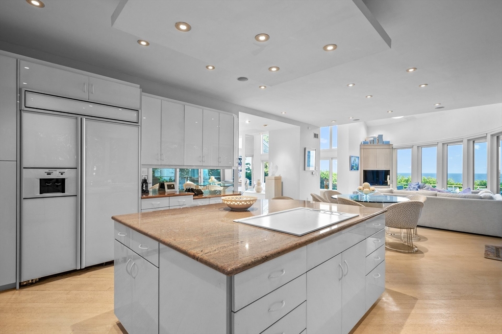 Mashpee, Massachusetts 02649, United States, 5 Bedrooms Bedrooms, ,6 BathroomsBathrooms,Residential,Active,190526