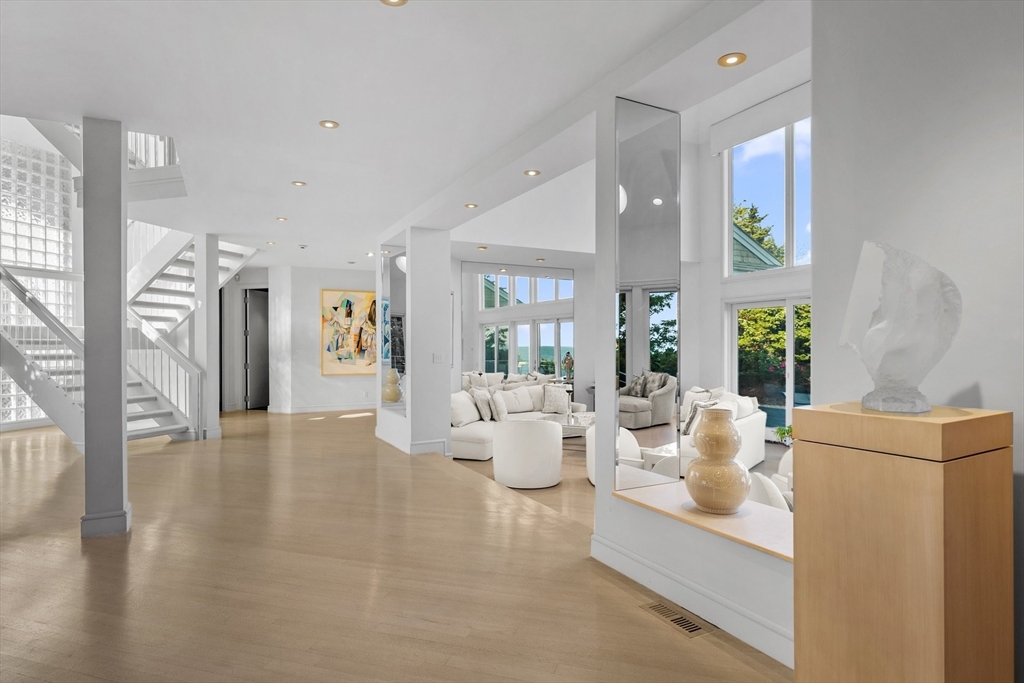 Mashpee, Massachusetts 02649, United States, 5 Bedrooms Bedrooms, ,6 BathroomsBathrooms,Residential,Active,190526