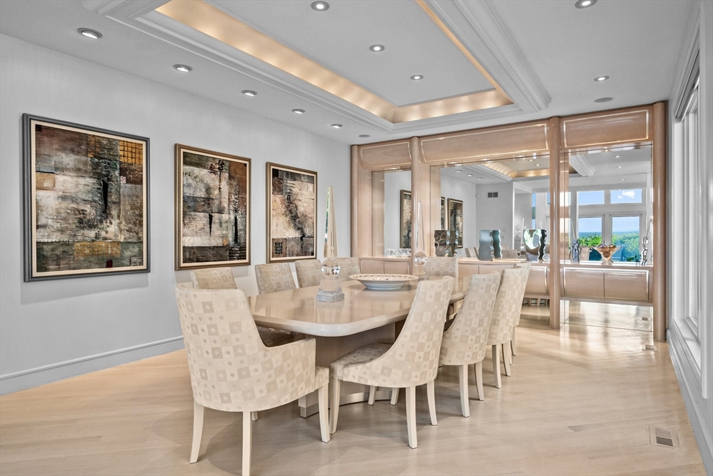 Mashpee, Massachusetts 02649, United States, 5 Bedrooms Bedrooms, ,6 BathroomsBathrooms,Residential,Active,190526