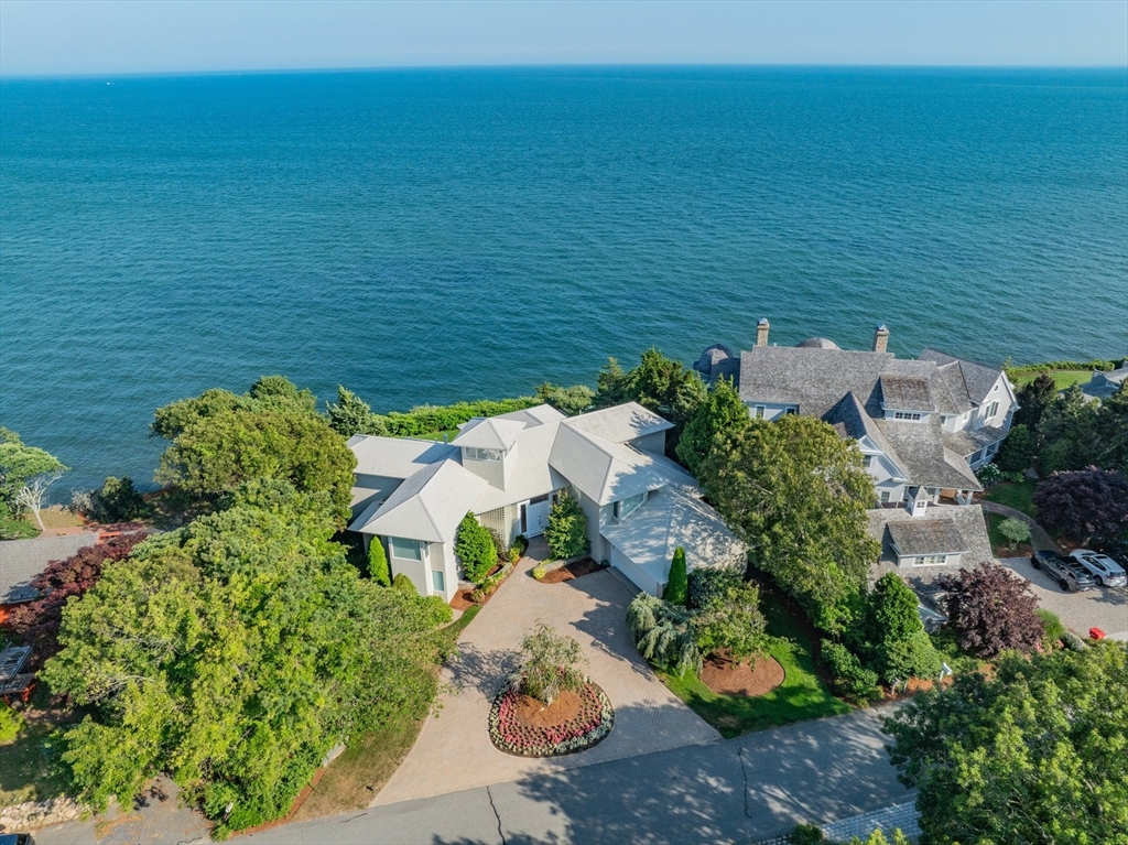 Mashpee, Massachusetts 02649, United States, 5 Bedrooms Bedrooms, ,6 BathroomsBathrooms,Residential,Active,190526