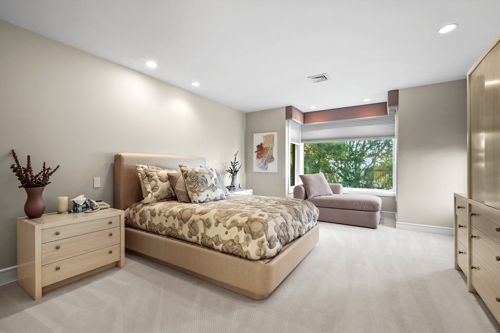 Mashpee, Massachusetts 02649, United States, 5 Bedrooms Bedrooms, ,6 BathroomsBathrooms,Residential,Active,190526