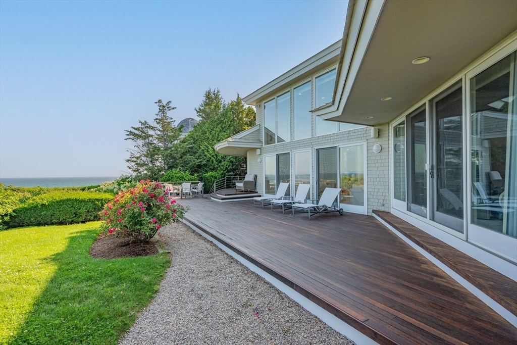 Mashpee, Massachusetts 02649, United States, 5 Bedrooms Bedrooms, ,6 BathroomsBathrooms,Residential,Active,190526