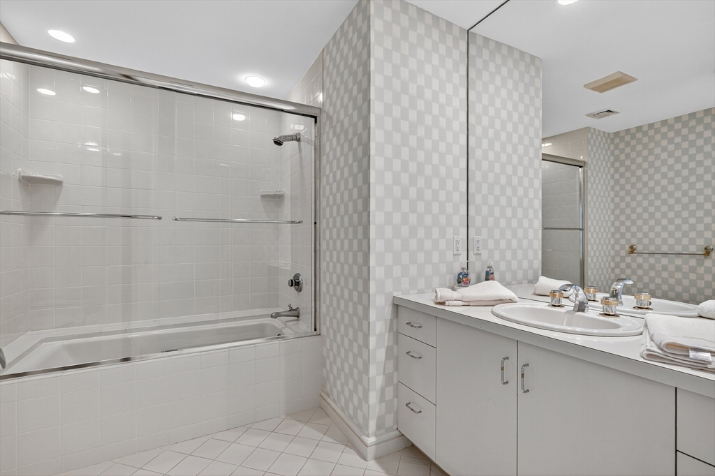 Mashpee, Massachusetts 02649, United States, 5 Bedrooms Bedrooms, ,6 BathroomsBathrooms,Residential,Active,190526