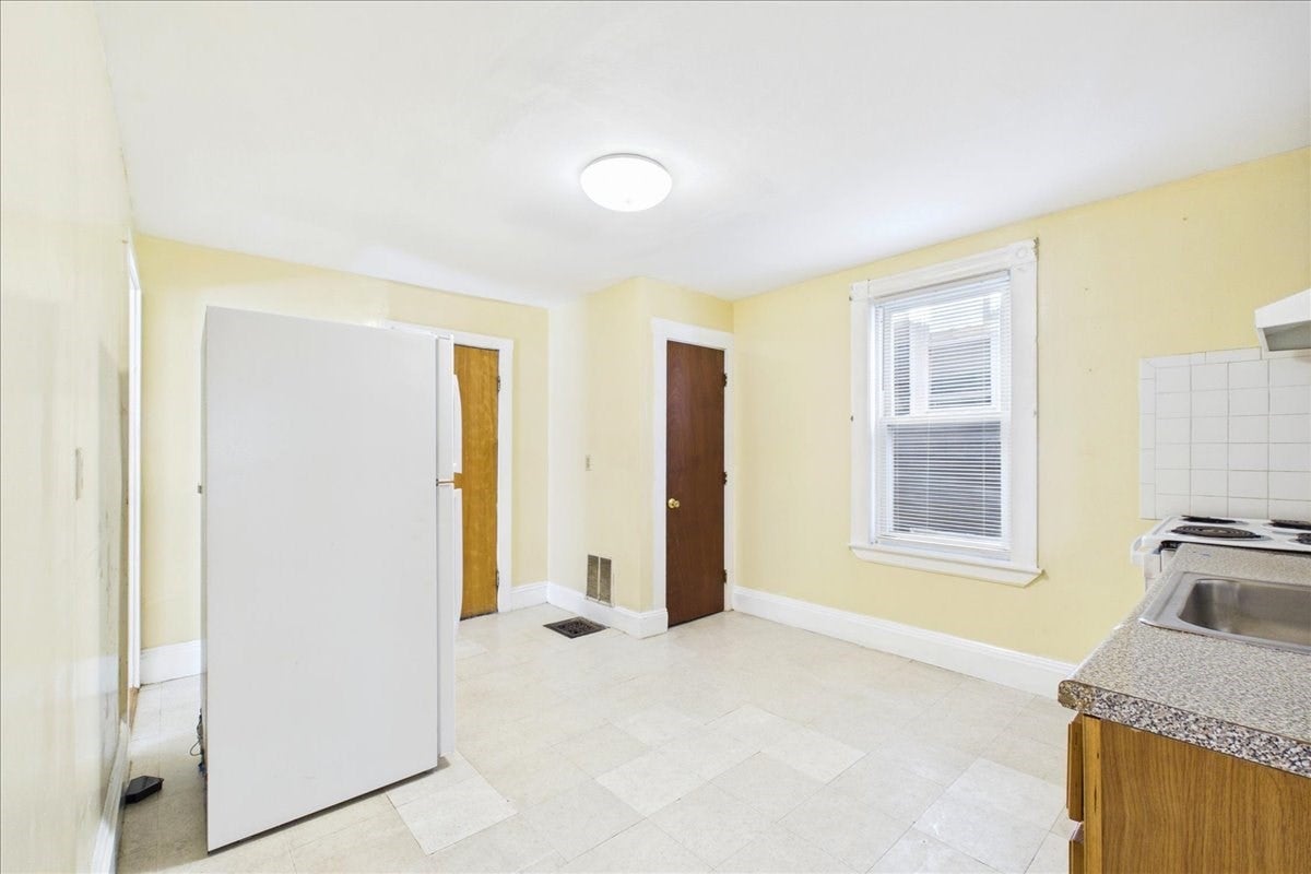 16 Marcy Rd Apt. 2 RD #2, Boston, MA Photo #12