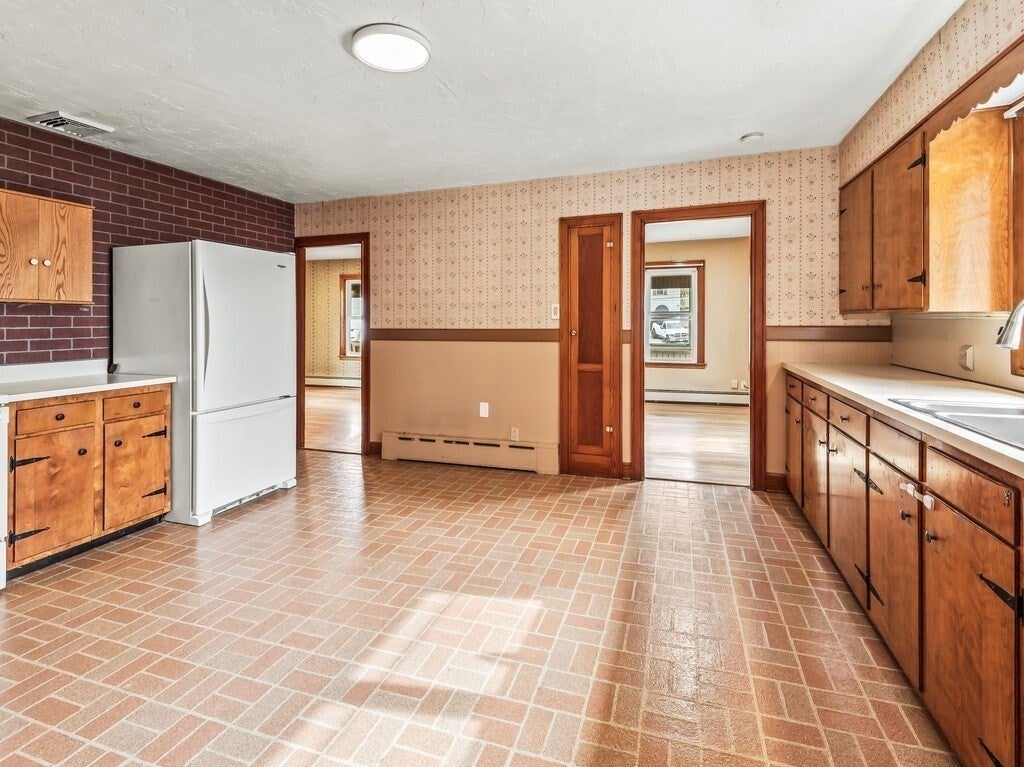 20 Roger St, Southbridge, MA Photo #17