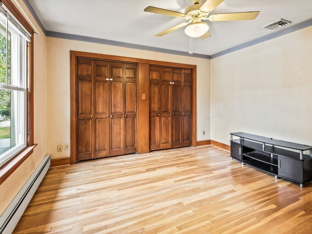 20 Roger St, Southbridge, MA Photo #11