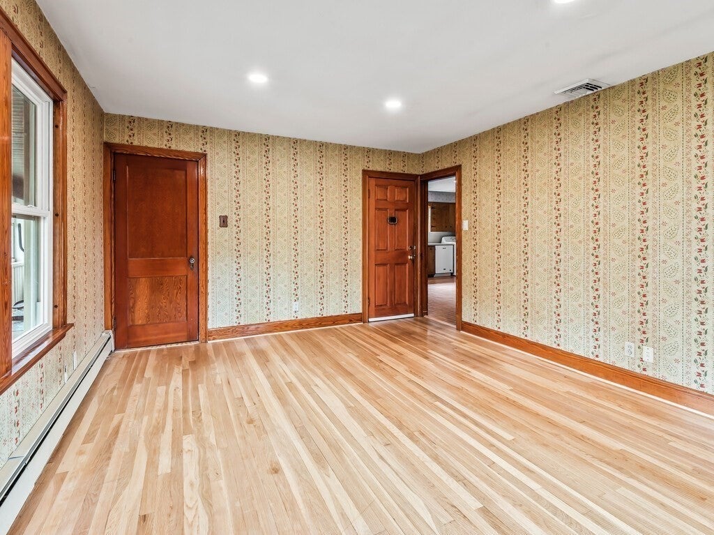 20 Roger St, Southbridge, MA Photo #9