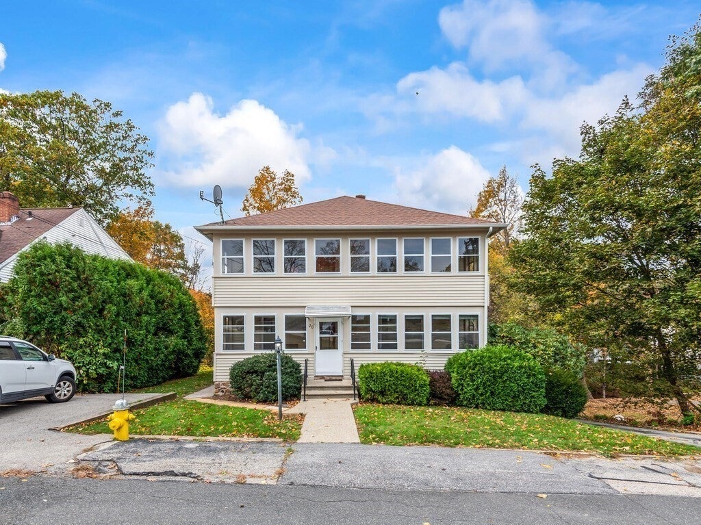 20 Roger St
