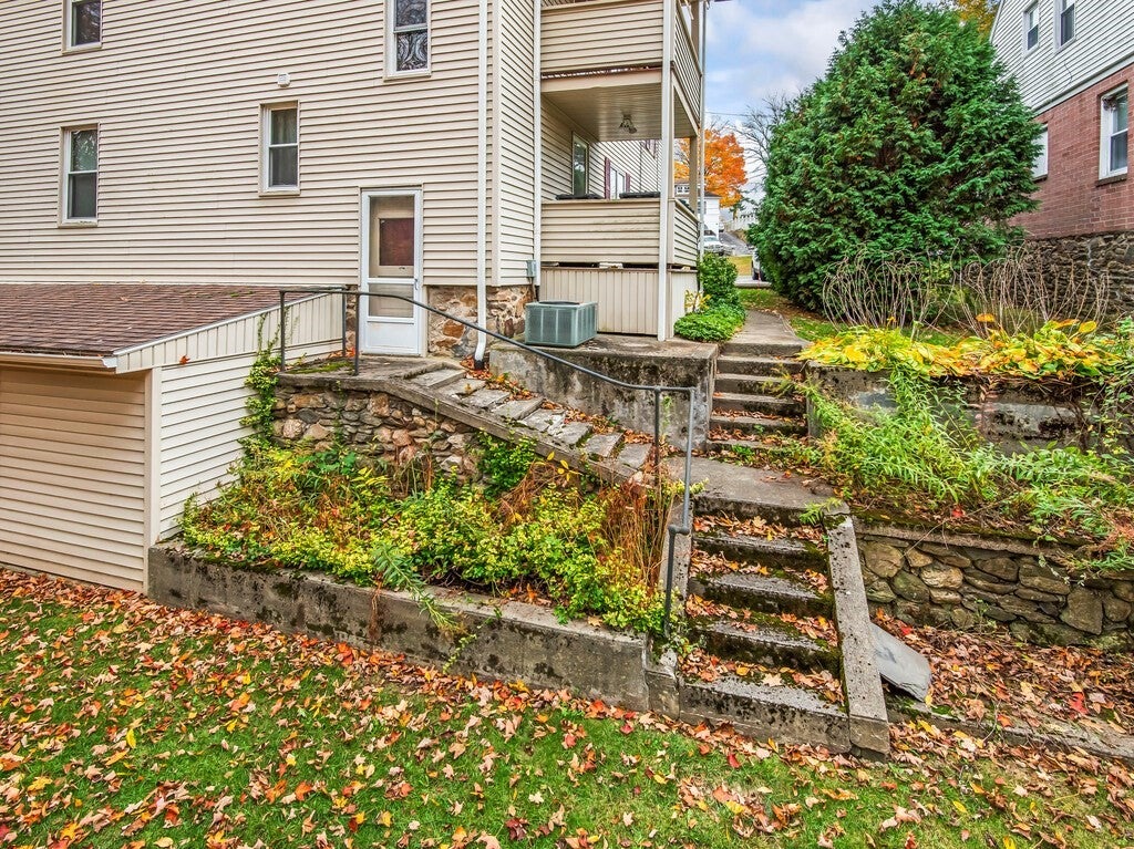 20 Roger St, Southbridge, MA Photo #32
