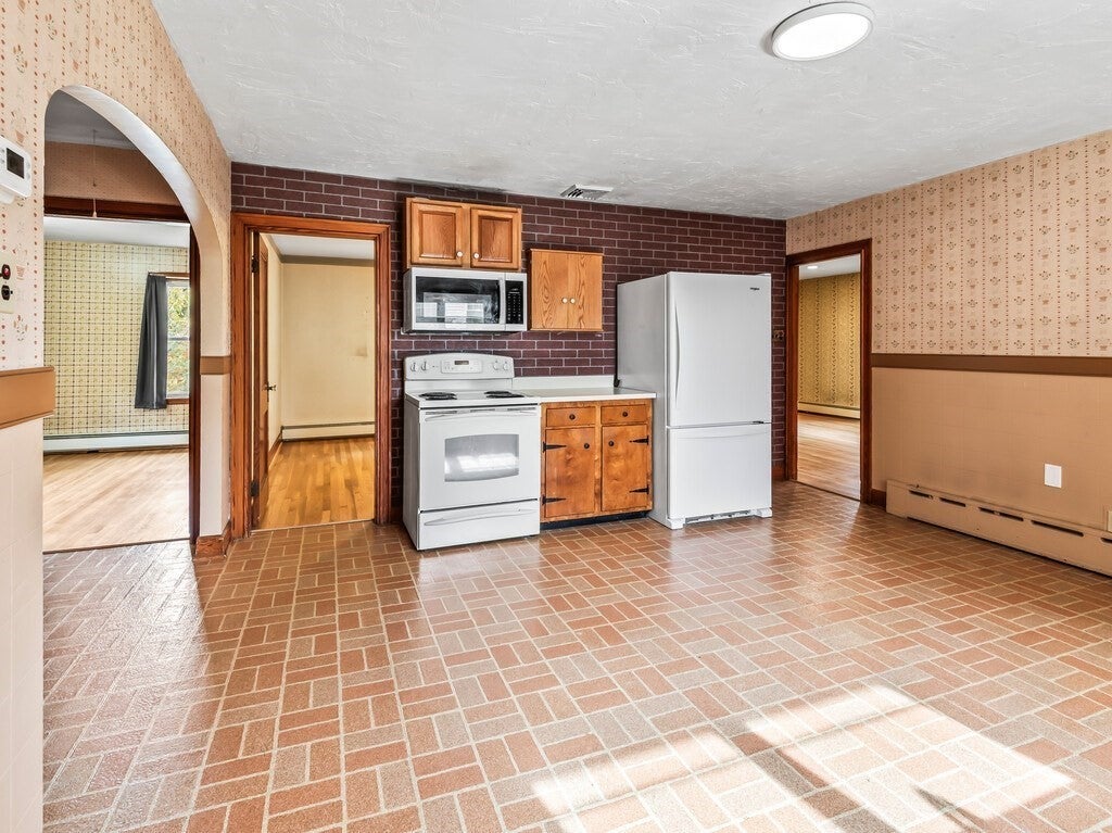 20 Roger St, Southbridge, MA Photo #7